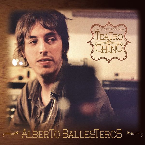 Portada del álbum. Presenta una estética más cálida y vintage, con tonos sepia y una fotografía borrosa de Ballesteros en un estudio de grabación. 